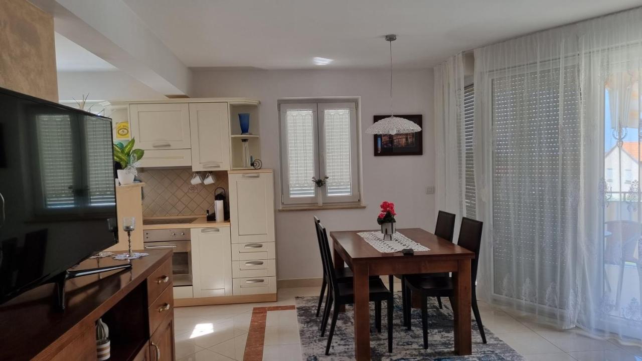 פורץ Appartement Sunny Maj מראה חיצוני תמונה