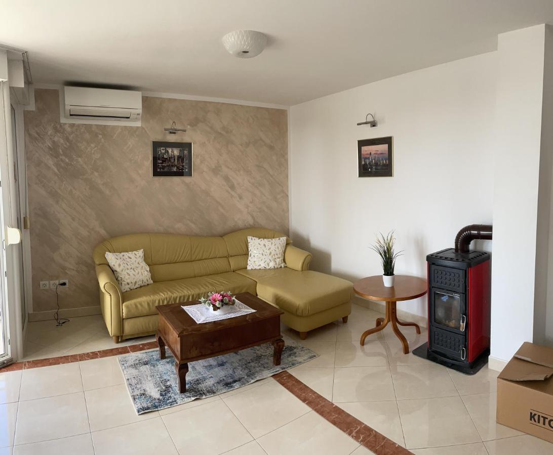 פורץ Appartement Sunny Maj מראה חיצוני תמונה