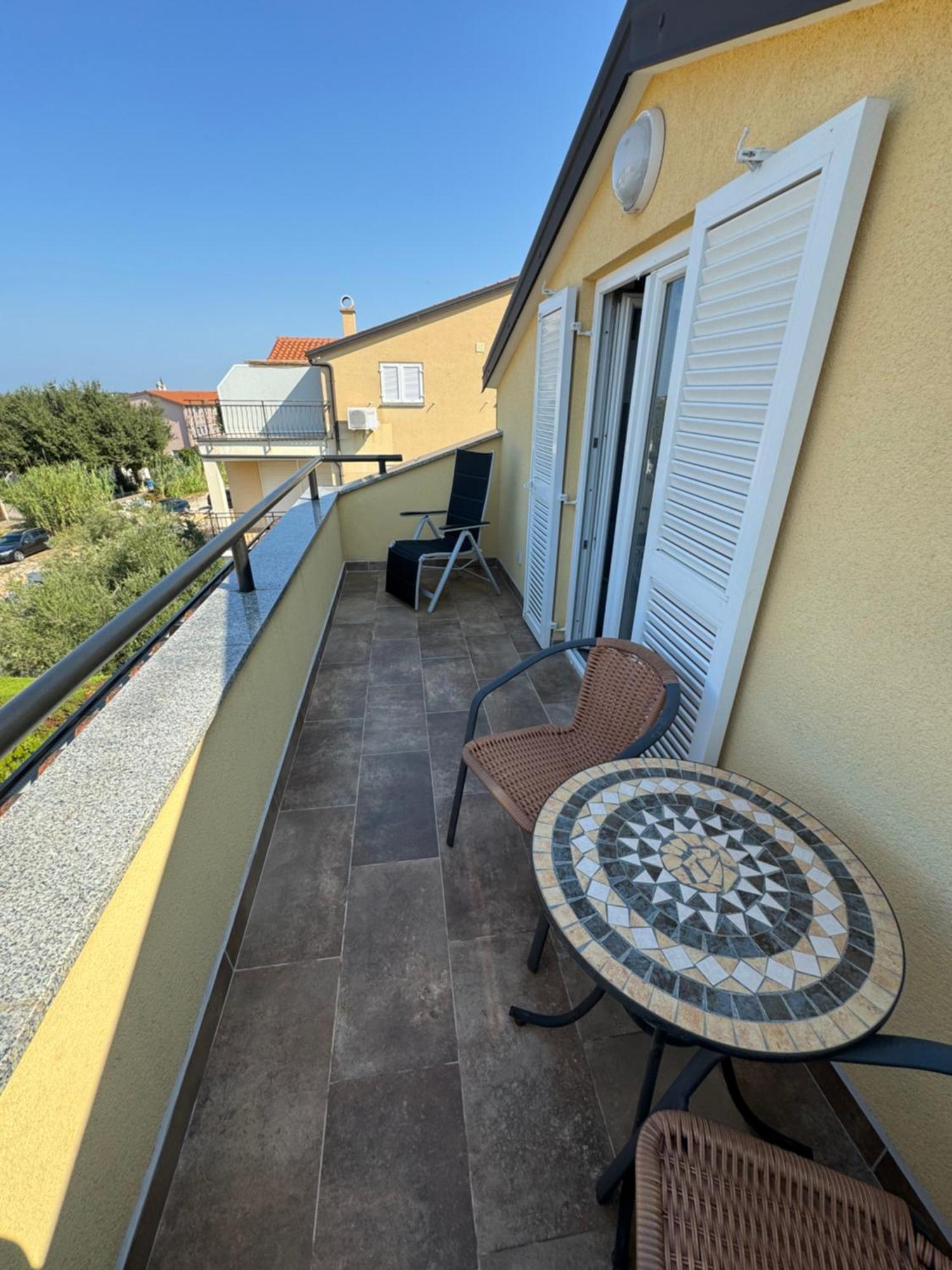 פורץ Appartement Sunny Maj מראה חיצוני תמונה