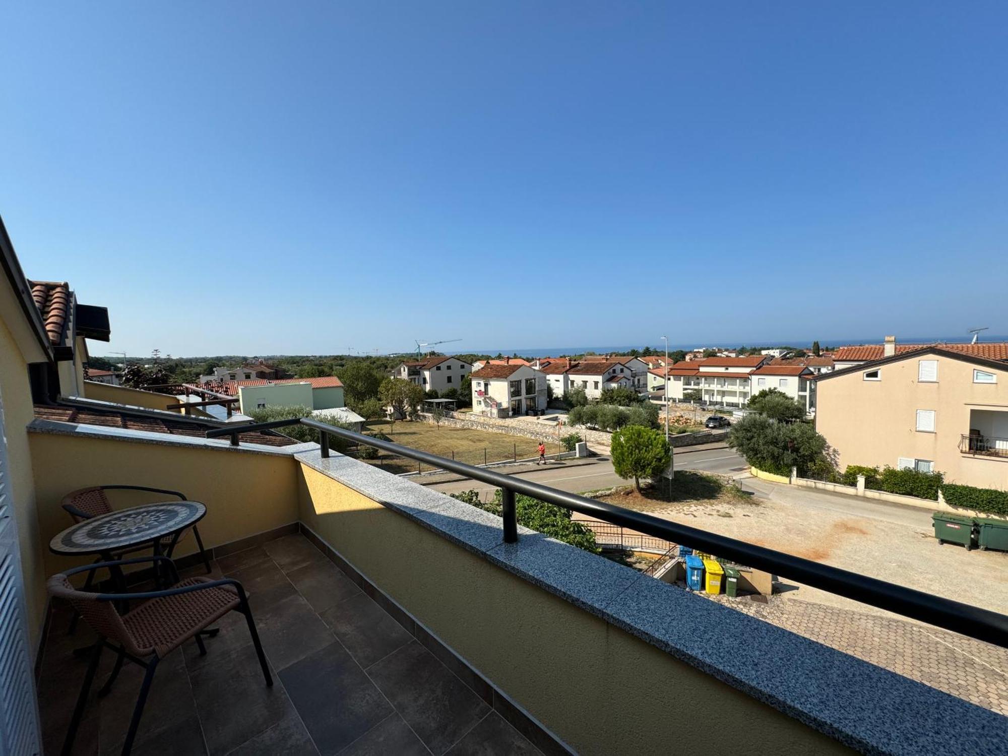 פורץ Appartement Sunny Maj מראה חיצוני תמונה