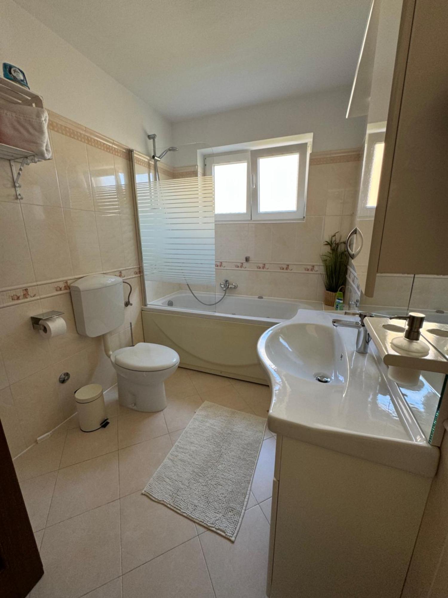 פורץ Appartement Sunny Maj מראה חיצוני תמונה
