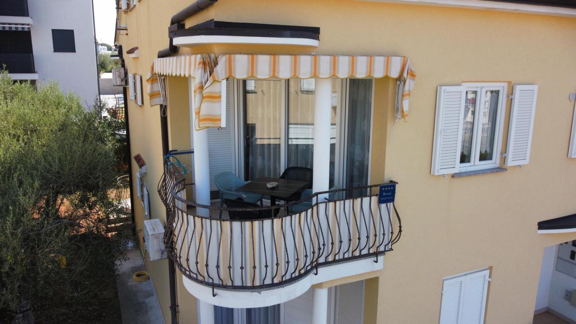 פורץ Appartement Sunny Maj מראה חיצוני תמונה